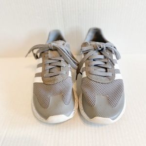 Addias Swift Run sneakers size 7